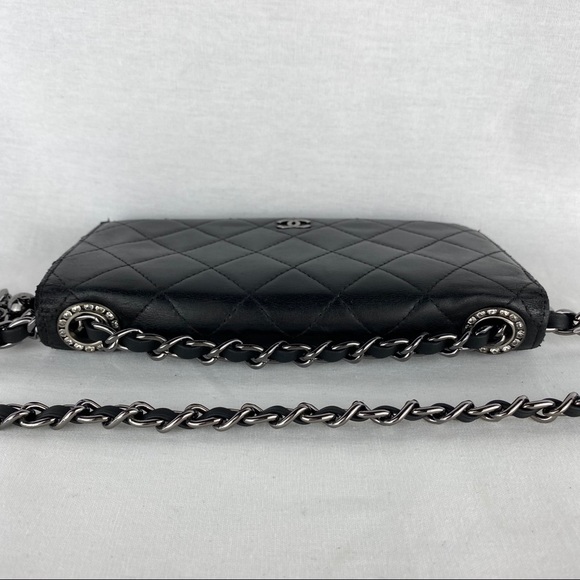 Chanel Black Quilted Crossbody Bag - Picture 9 of 16